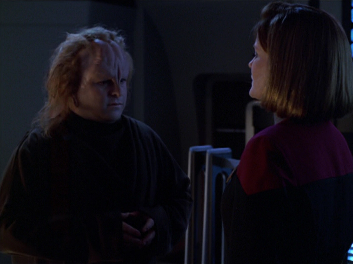 extant_StarTrek_VOY_5x20-ThinkTank_02572.jpg