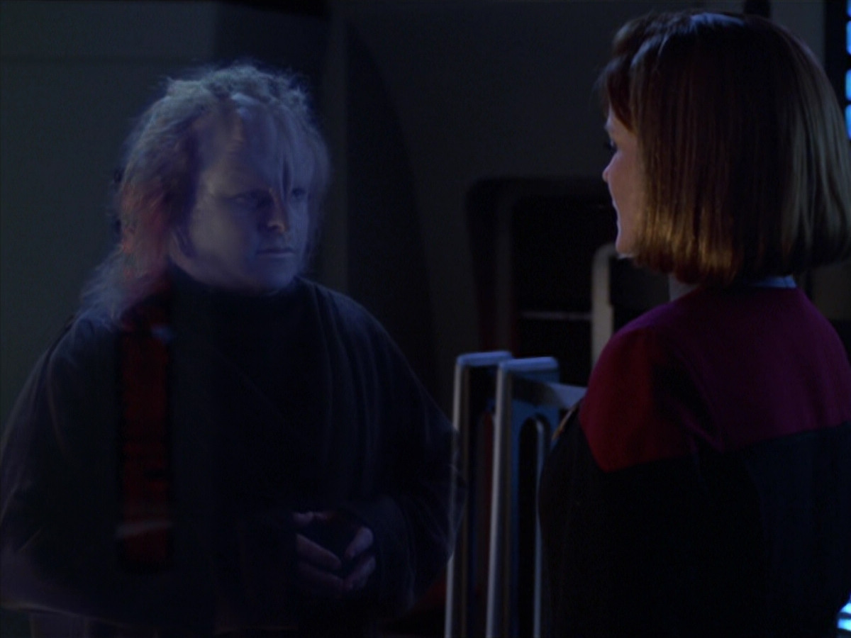 extant_StarTrek_VOY_5x20-ThinkTank_02573.jpg