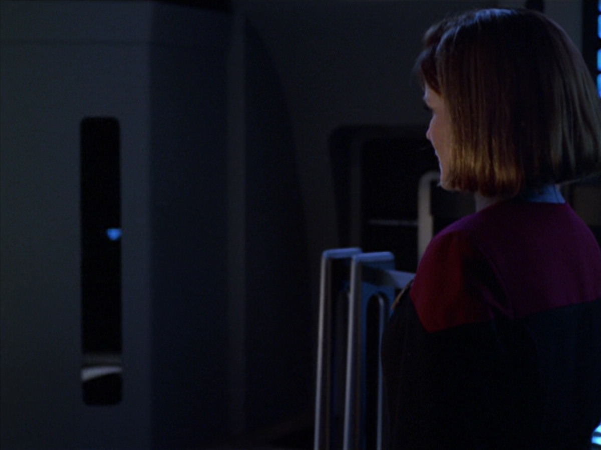 extant_StarTrek_VOY_5x20-ThinkTank_02574.jpg