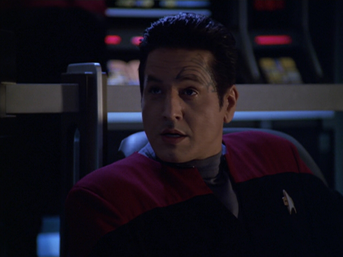 extant_StarTrek_VOY_5x20-ThinkTank_02584.jpg