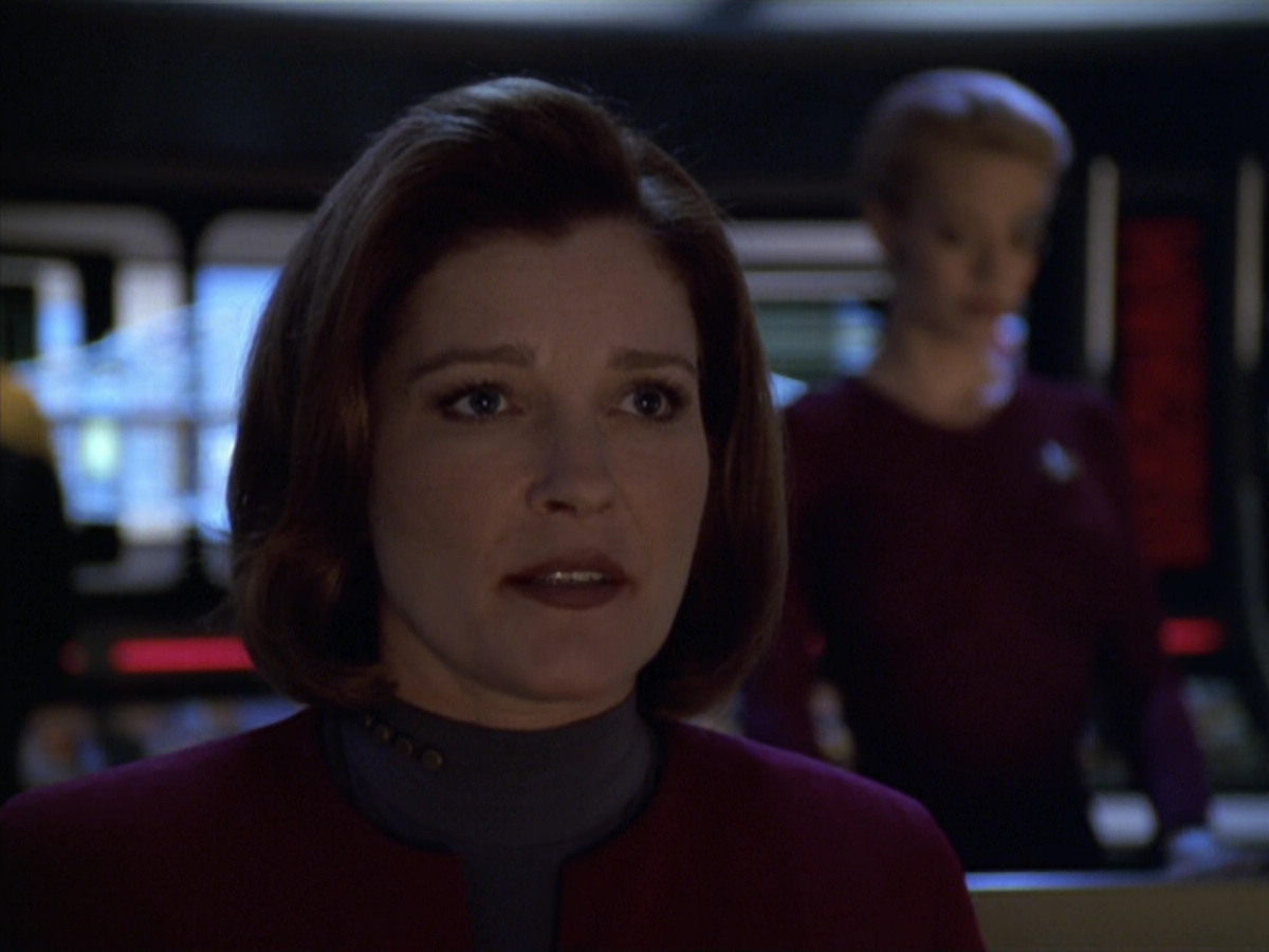 extant_StarTrek_VOY_5x20-ThinkTank_02594.jpg