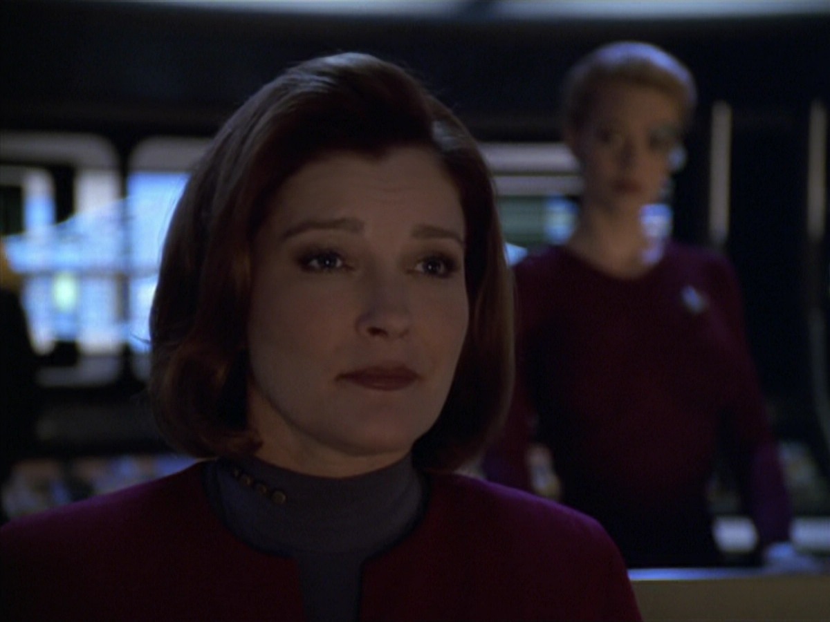 extant_StarTrek_VOY_5x20-ThinkTank_02595.jpg