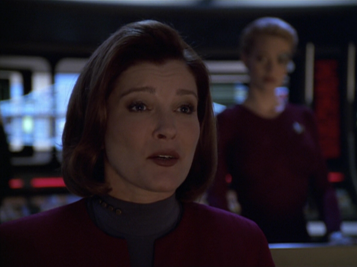 extant_StarTrek_VOY_5x20-ThinkTank_02596.jpg