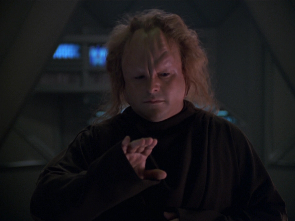 extant_StarTrek_VOY_5x20-ThinkTank_02625.jpg