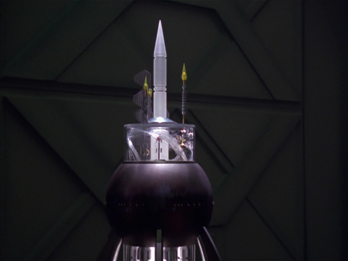 extant_StarTrek_VOY_5x20-ThinkTank_02630.jpg