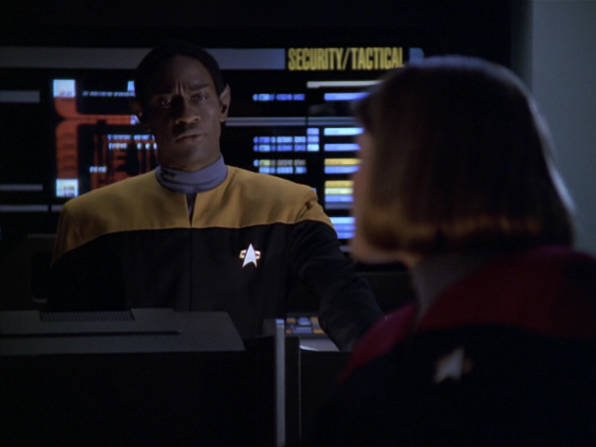 extant_StarTrek_VOY_5x20-ThinkTank_02678.jpg