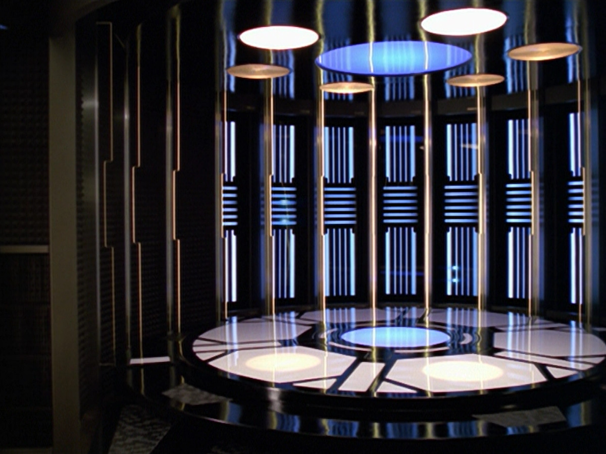 extant_StarTrek_VOY_5x20-ThinkTank_02717.jpg