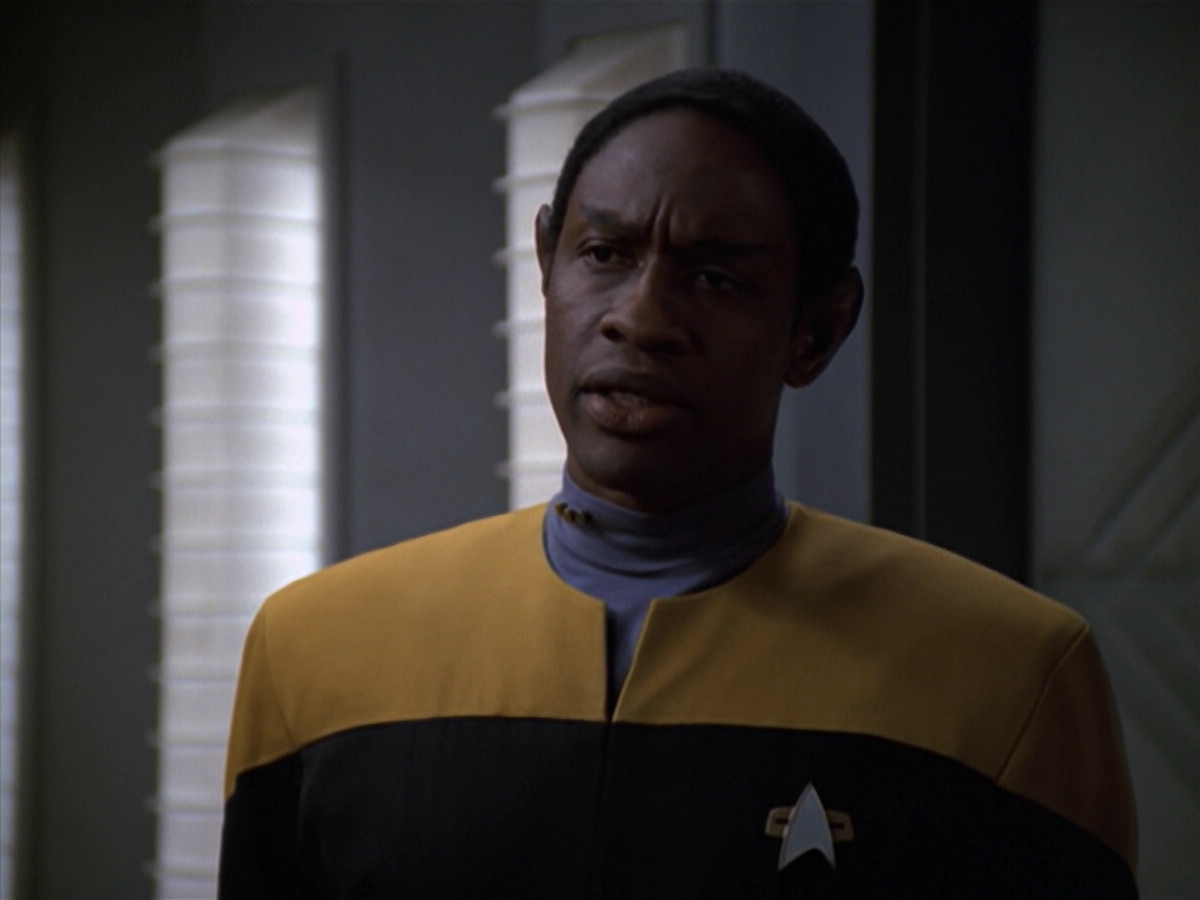 extant_StarTrek_VOY_5x20-ThinkTank_02786.jpg