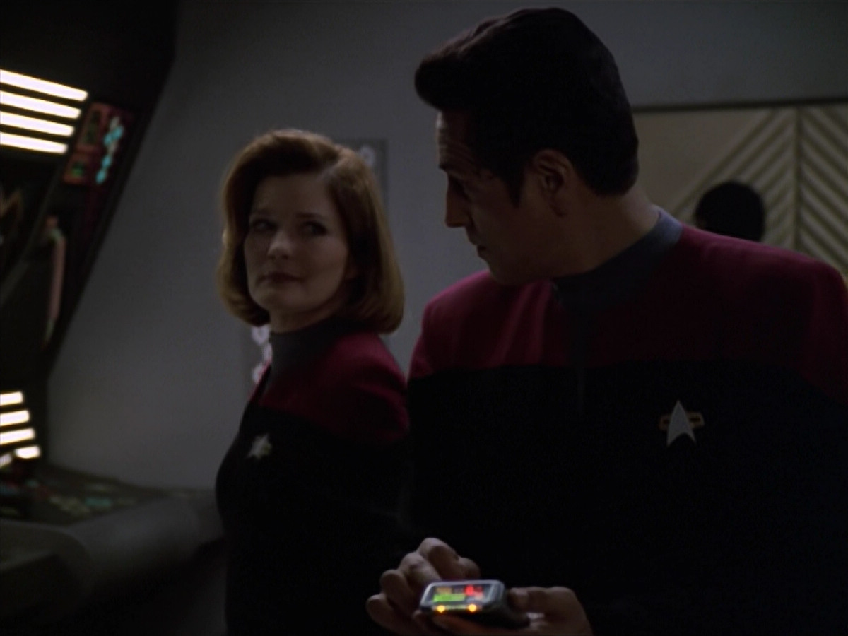 extant_StarTrek_VOY_5x20-ThinkTank_02805.jpg