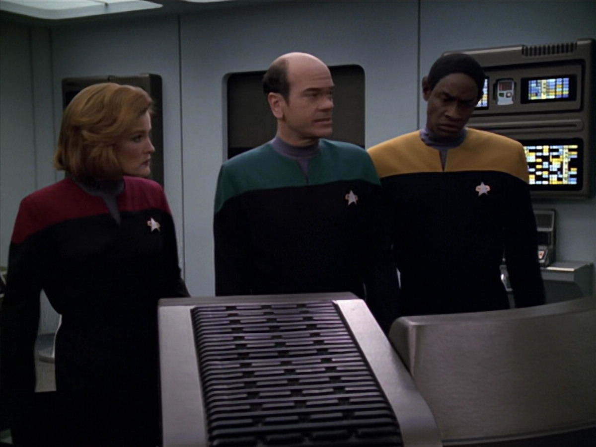 extant_StarTrek_VOY_5x20-ThinkTank_02817.jpg
