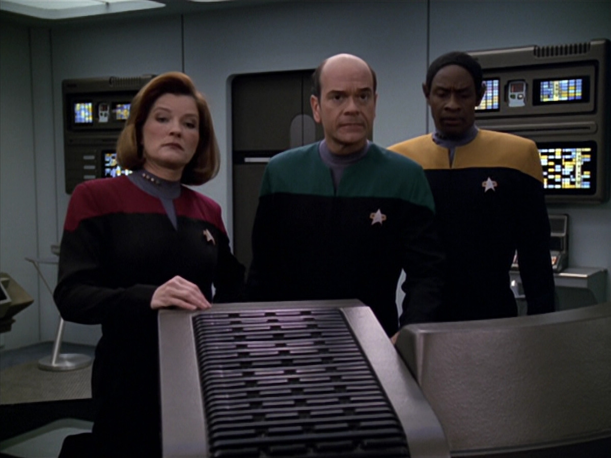 extant_StarTrek_VOY_5x20-ThinkTank_02821.jpg