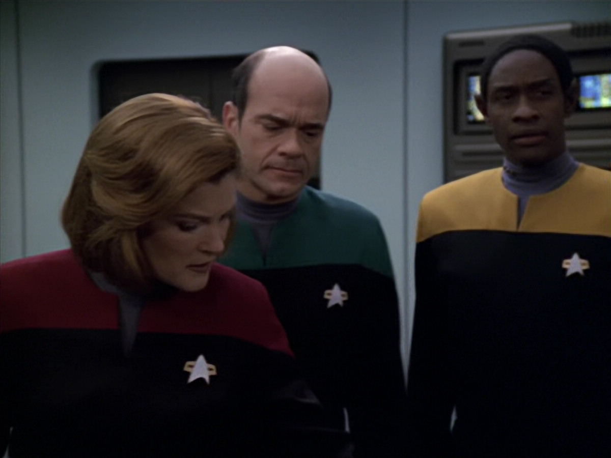 extant_StarTrek_VOY_5x20-ThinkTank_02835.jpg