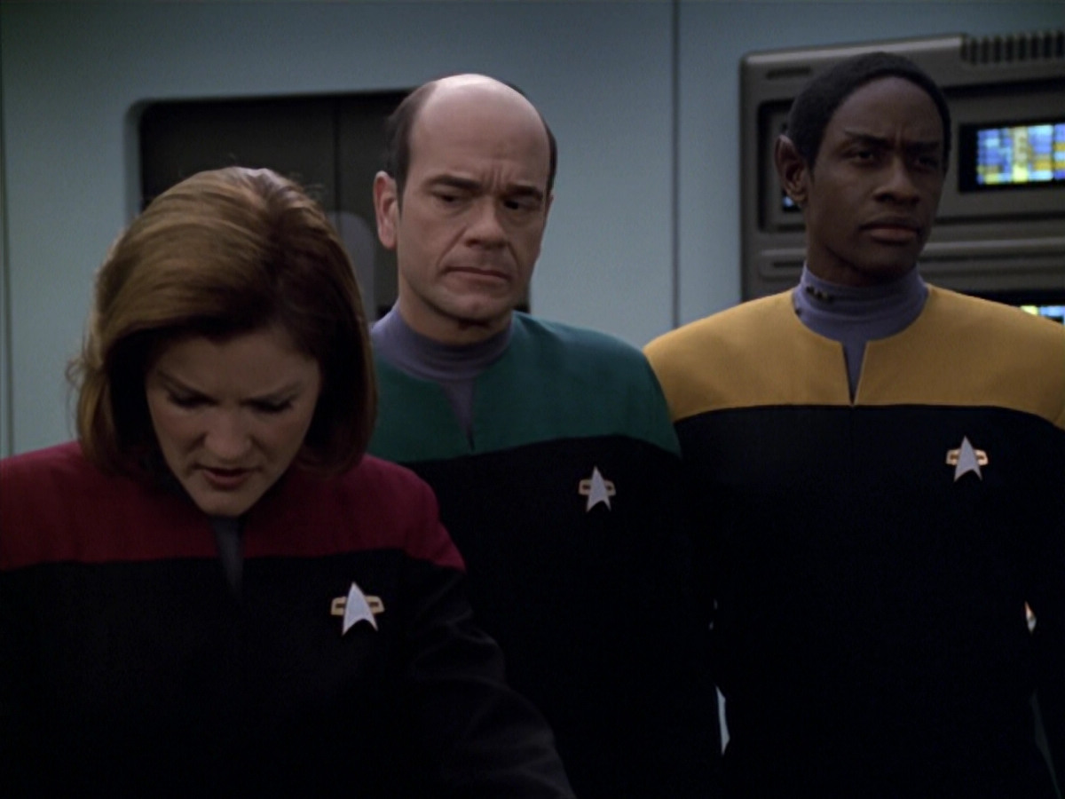 extant_StarTrek_VOY_5x20-ThinkTank_02839.jpg
