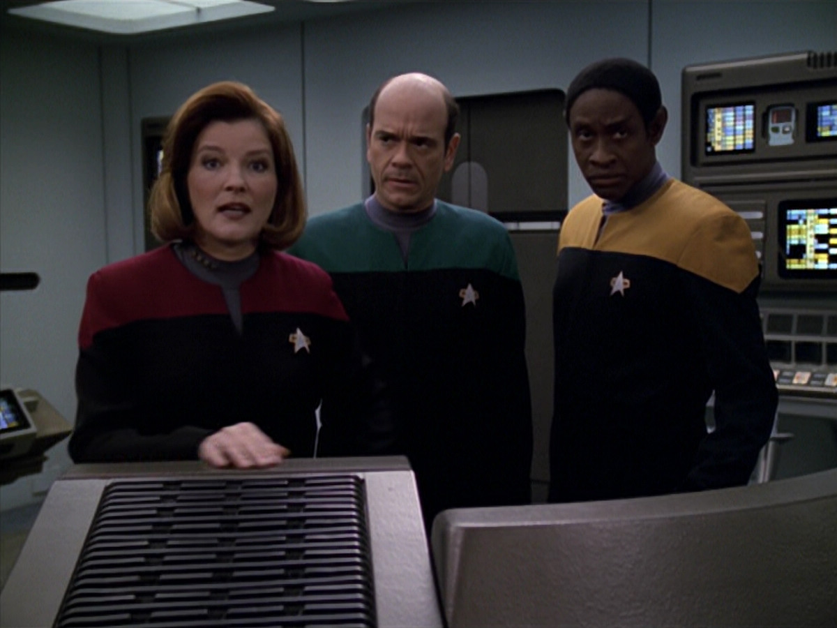 extant_StarTrek_VOY_5x20-ThinkTank_02849.jpg