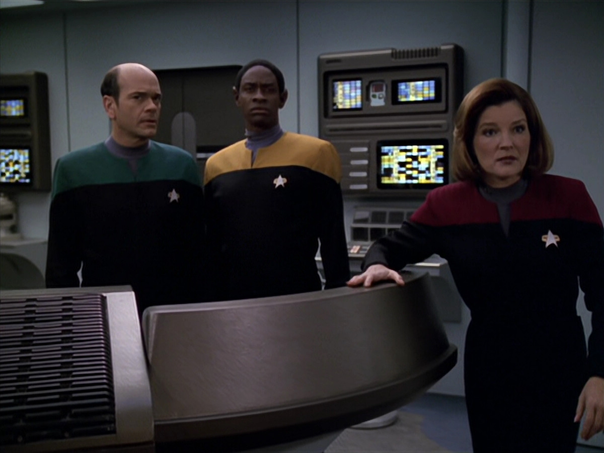 extant_StarTrek_VOY_5x20-ThinkTank_02853.jpg