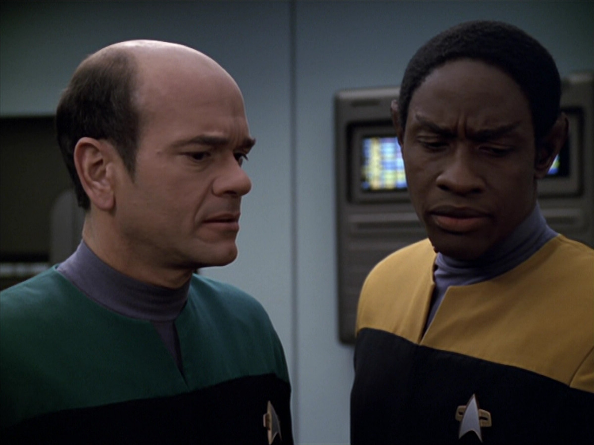 extant_StarTrek_VOY_5x20-ThinkTank_02864.jpg