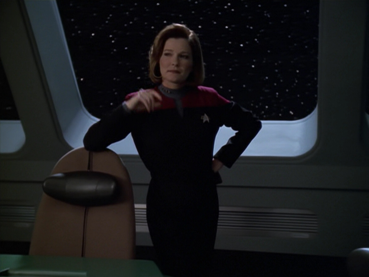 extant_StarTrek_VOY_5x20-ThinkTank_02886.jpg