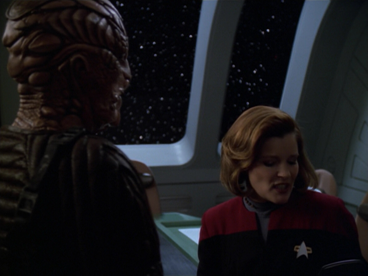 extant_StarTrek_VOY_5x20-ThinkTank_02922.jpg