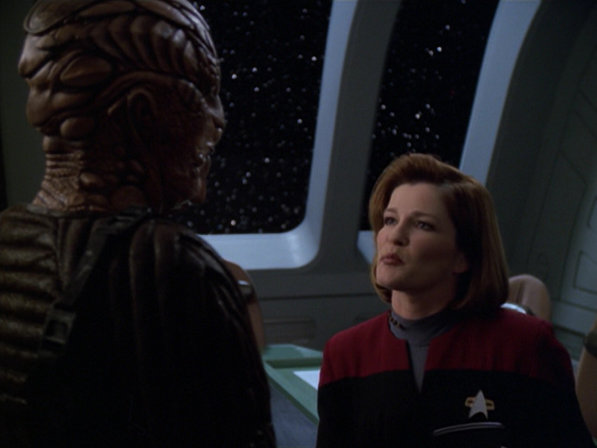 extant_StarTrek_VOY_5x20-ThinkTank_02926.jpg