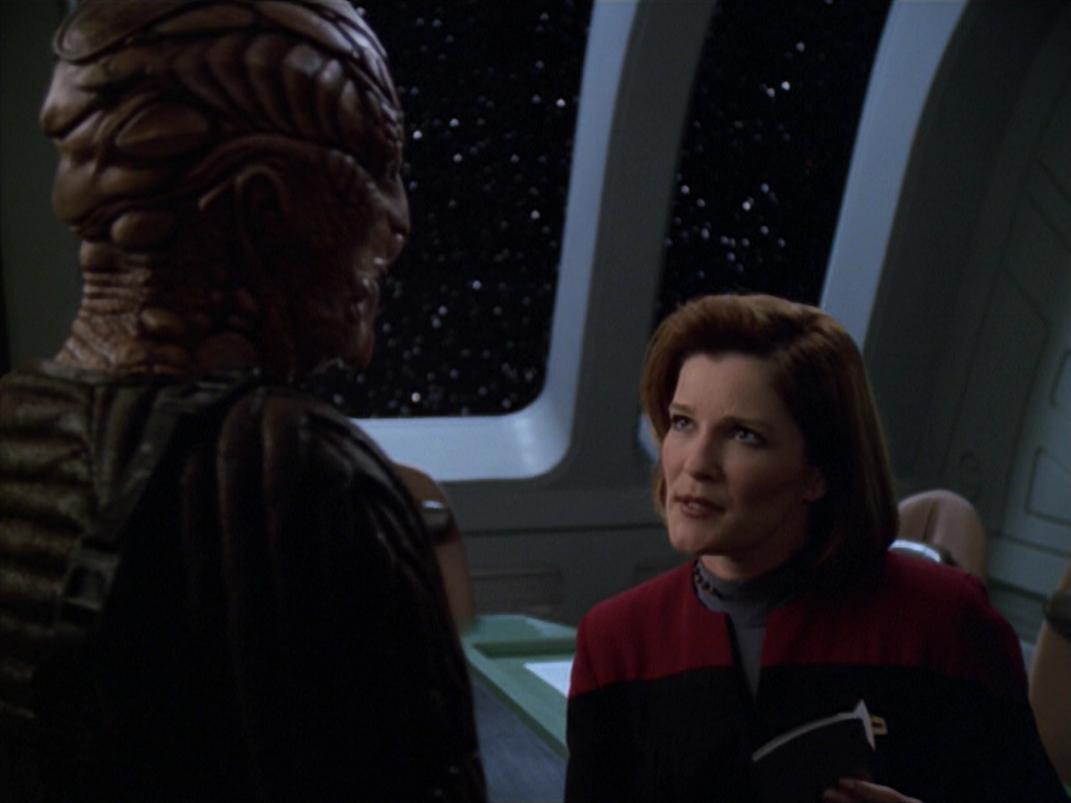 extant_StarTrek_VOY_5x20-ThinkTank_02940.jpg