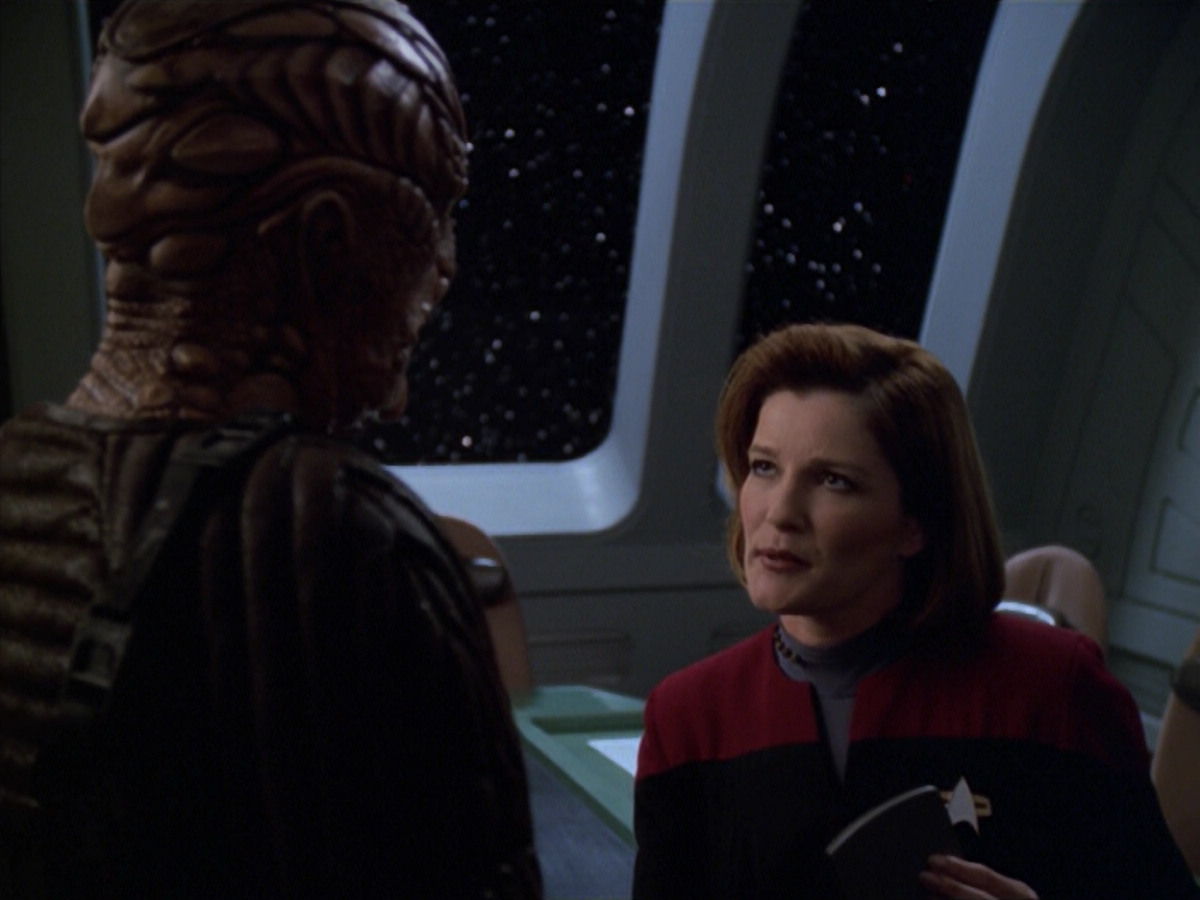extant_StarTrek_VOY_5x20-ThinkTank_02949.jpg