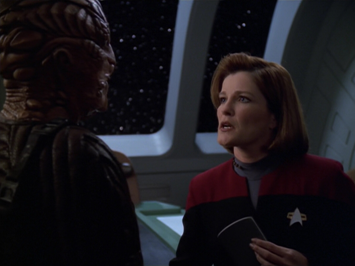 extant_StarTrek_VOY_5x20-ThinkTank_02953.jpg