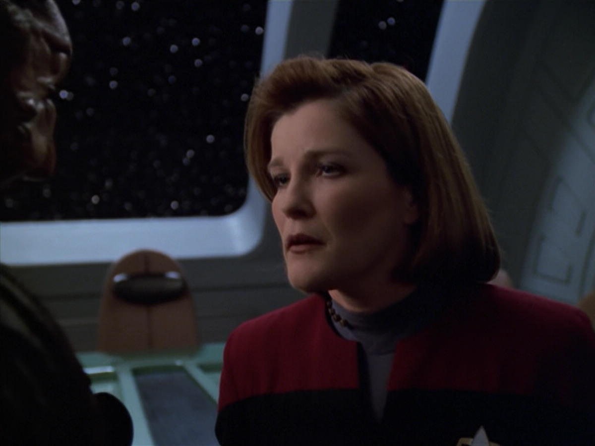 extant_StarTrek_VOY_5x20-ThinkTank_02958.jpg