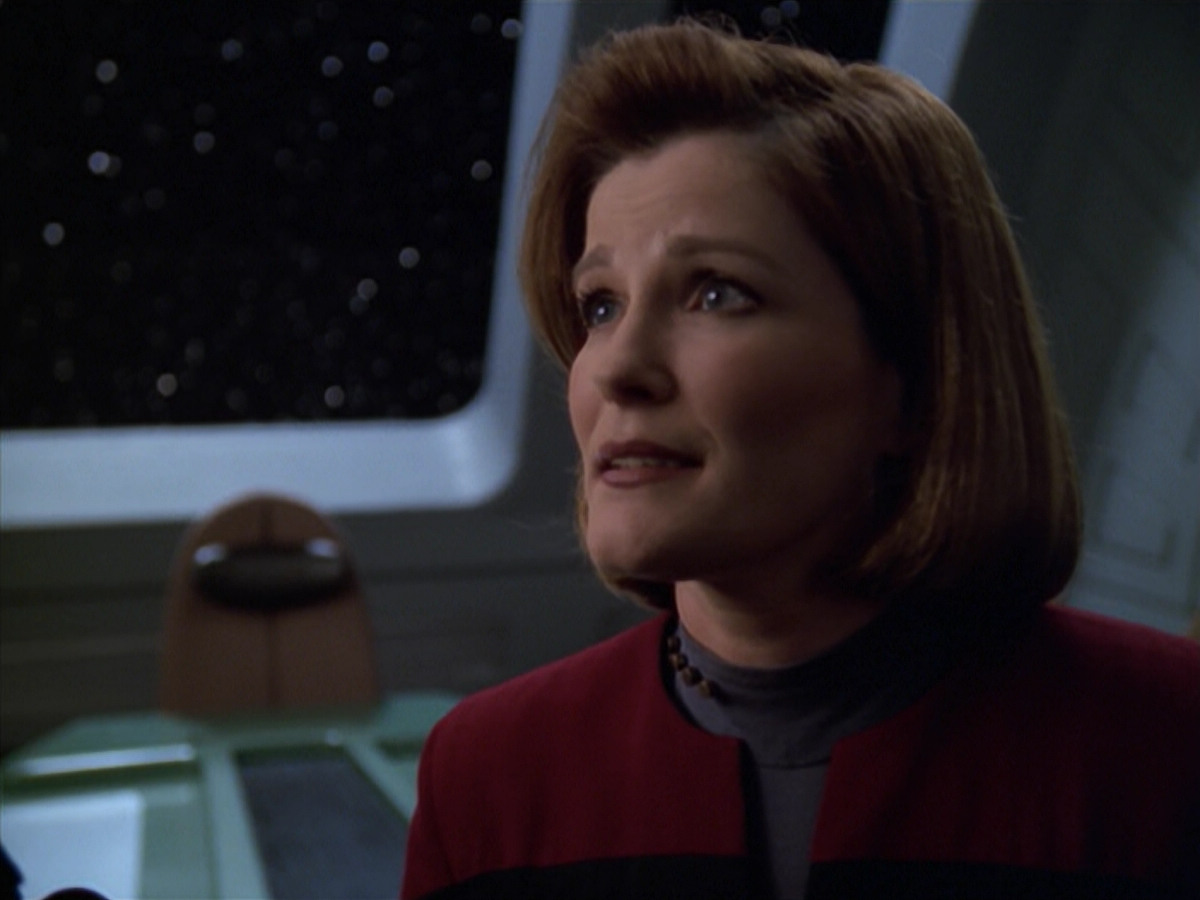 extant_StarTrek_VOY_5x20-ThinkTank_02963.jpg