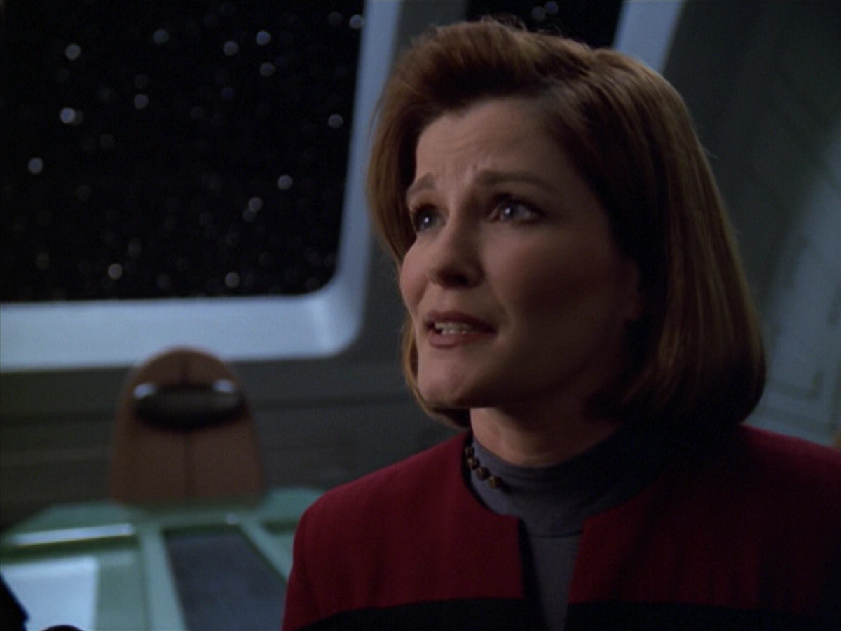 extant_StarTrek_VOY_5x20-ThinkTank_02964.jpg