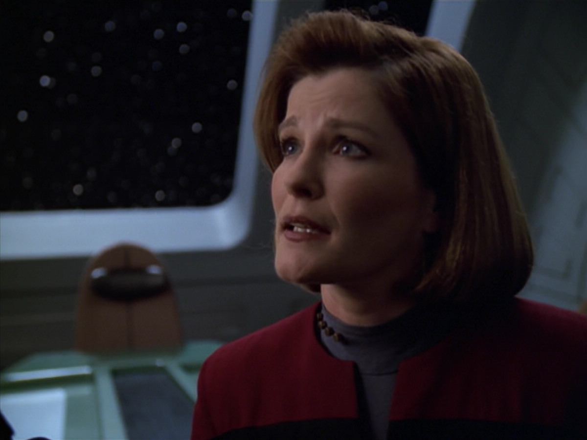 extant_StarTrek_VOY_5x20-ThinkTank_02965.jpg