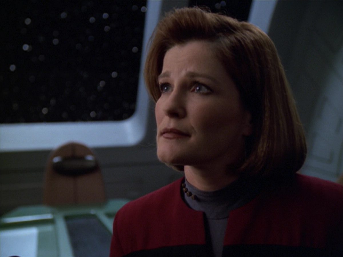 extant_StarTrek_VOY_5x20-ThinkTank_02966.jpg