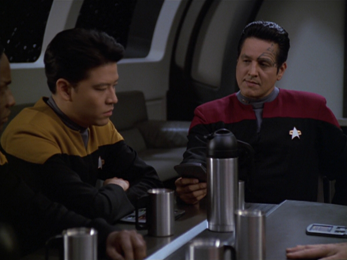 extant_StarTrek_VOY_5x20-ThinkTank_03011.jpg