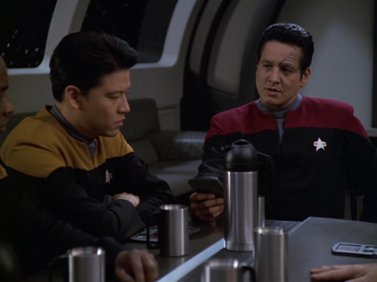 extant_StarTrek_VOY_5x20-ThinkTank_03012.jpg