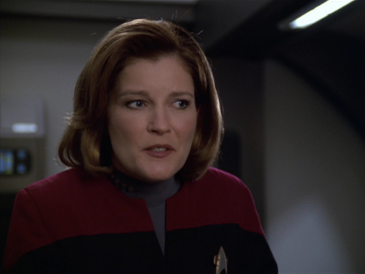 extant_StarTrek_VOY_5x20-ThinkTank_03035.jpg