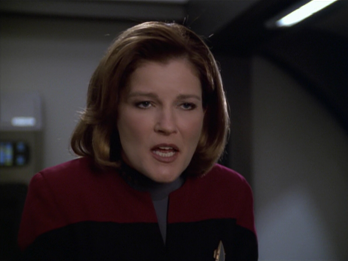 extant_StarTrek_VOY_5x20-ThinkTank_03036.jpg