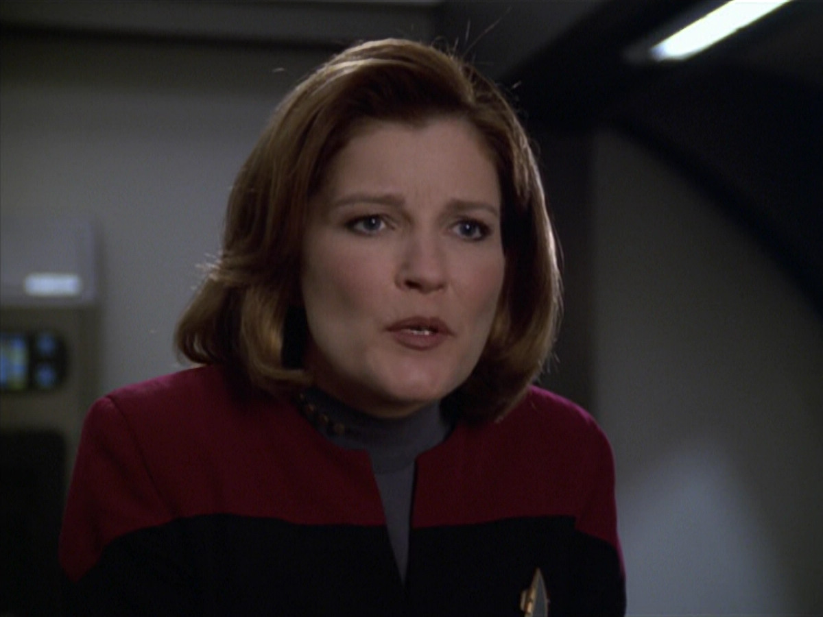 extant_StarTrek_VOY_5x20-ThinkTank_03039.jpg