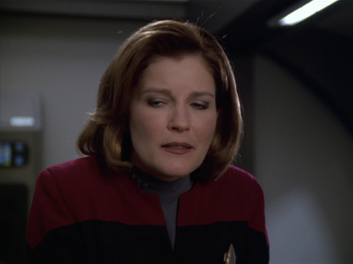 extant_StarTrek_VOY_5x20-ThinkTank_03041.jpg