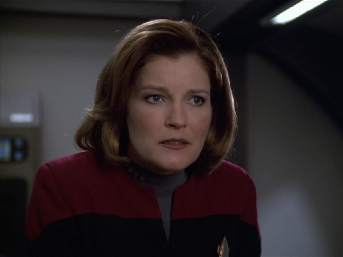extant_StarTrek_VOY_5x20-ThinkTank_03045.jpg