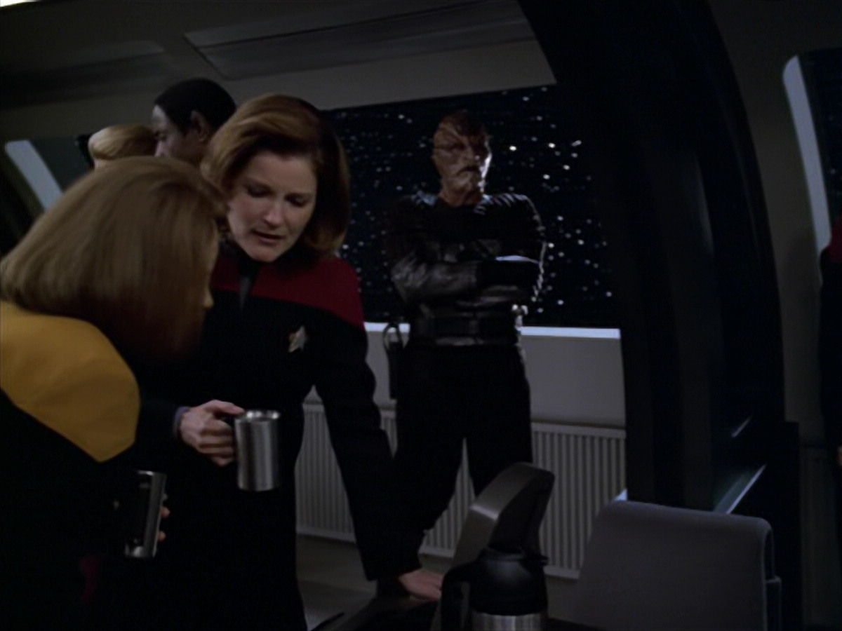 extant_StarTrek_VOY_5x20-ThinkTank_03065.jpg