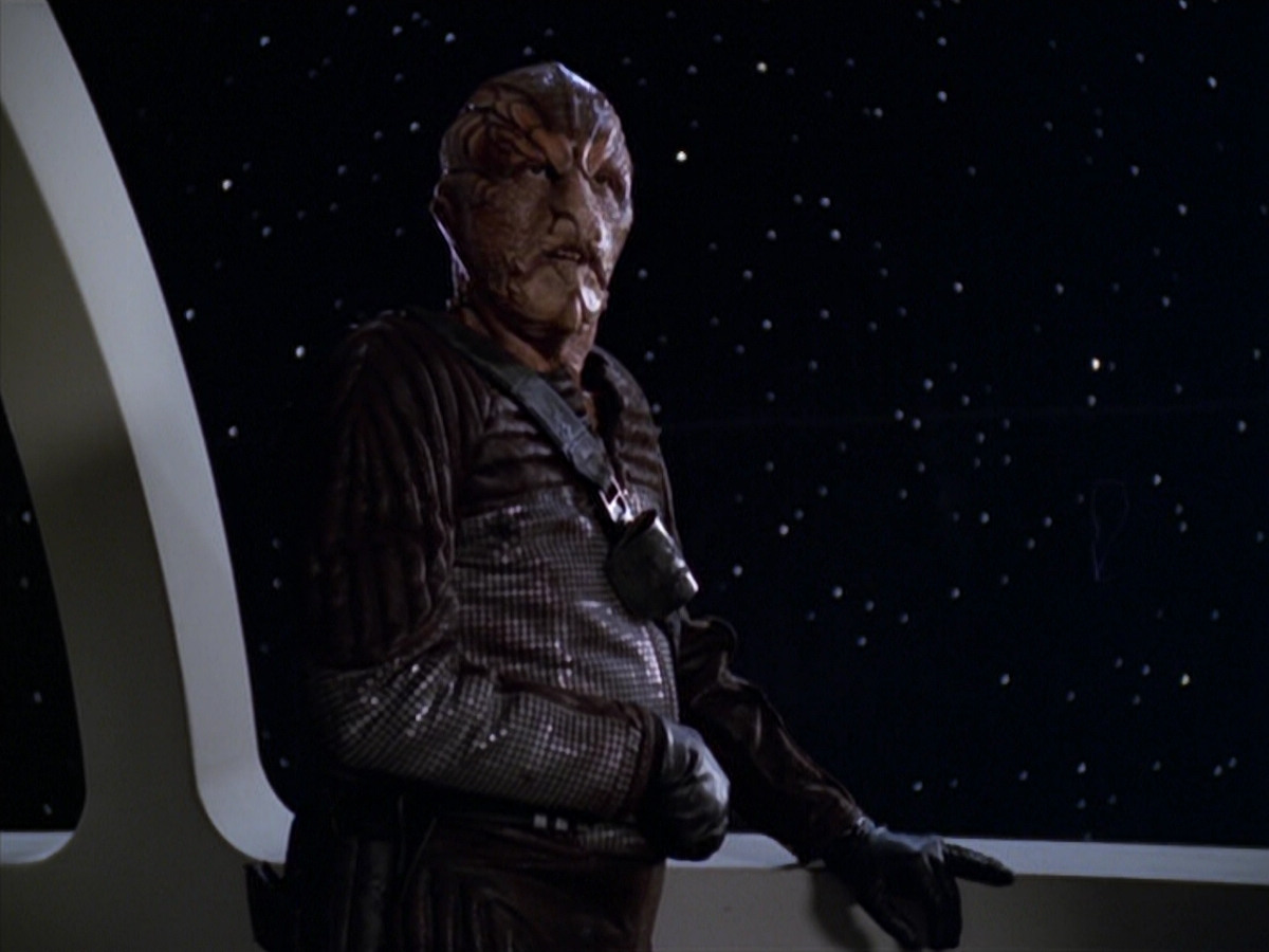 extant_StarTrek_VOY_5x20-ThinkTank_03080.jpg