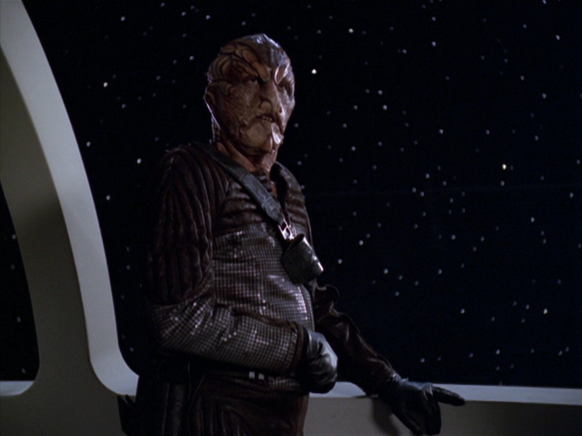 extant_StarTrek_VOY_5x20-ThinkTank_03081.jpg