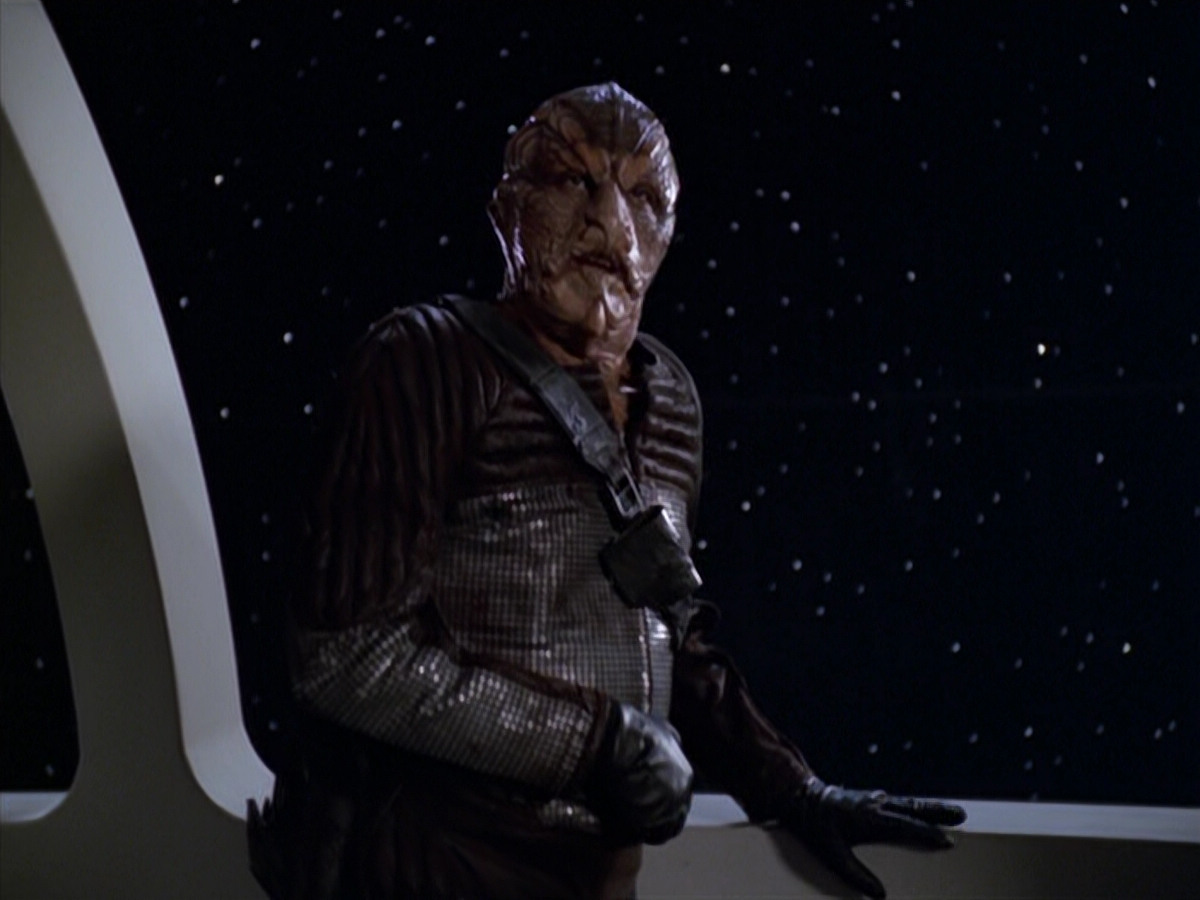 extant_StarTrek_VOY_5x20-ThinkTank_03082.jpg