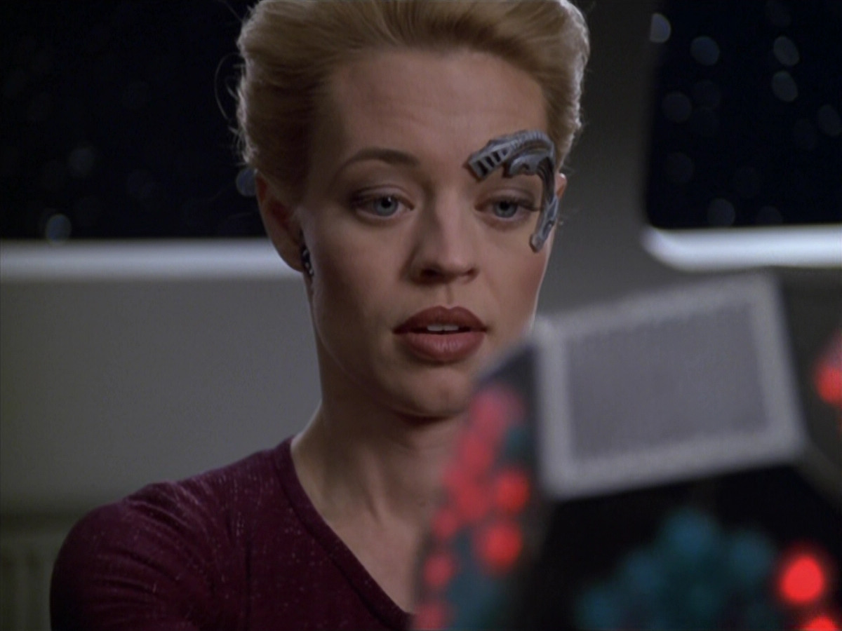 extant_StarTrek_VOY_5x20-ThinkTank_03111.jpg