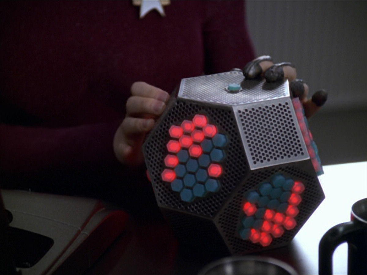 extant_StarTrek_VOY_5x20-ThinkTank_03125.jpg