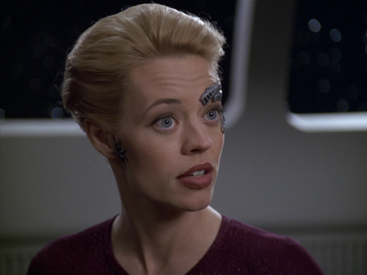 extant_StarTrek_VOY_5x20-ThinkTank_03137.jpg