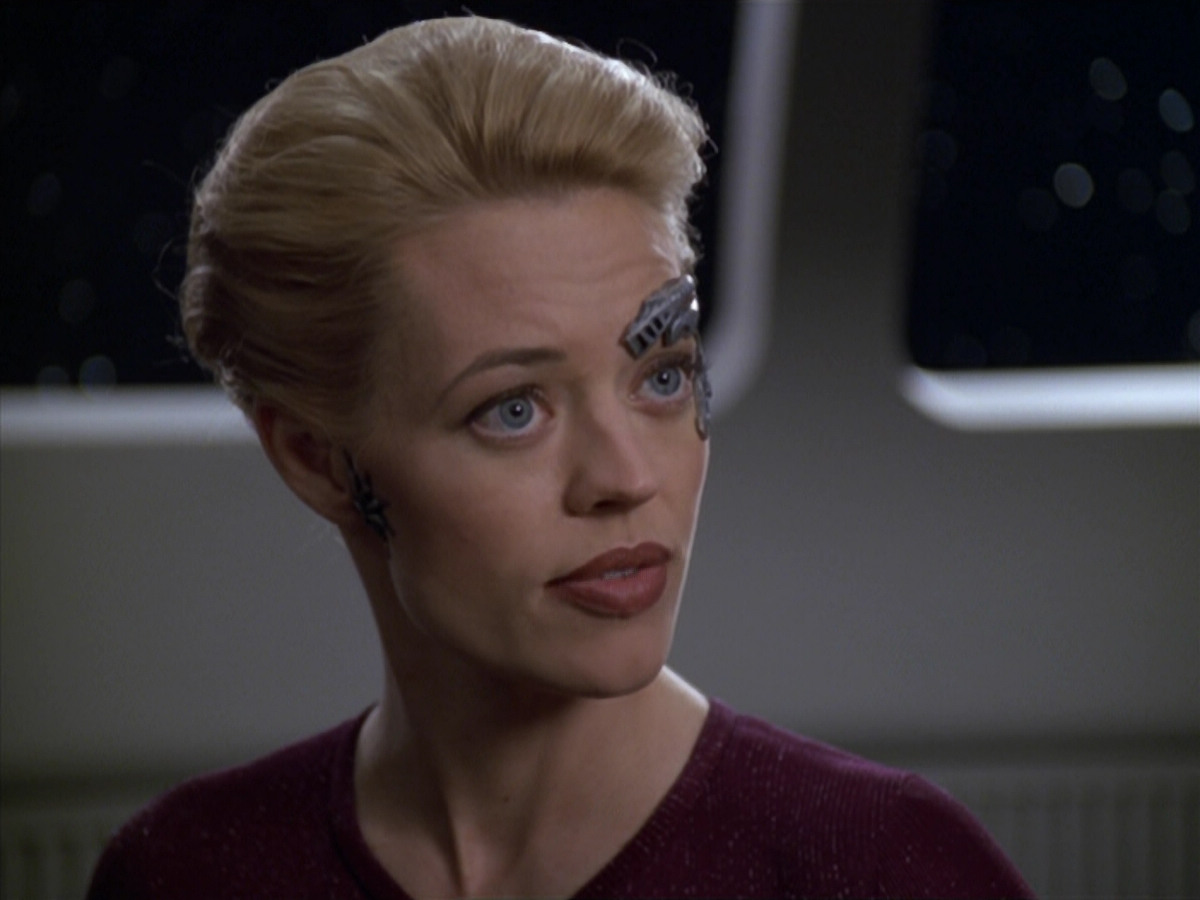 extant_StarTrek_VOY_5x20-ThinkTank_03174.jpg