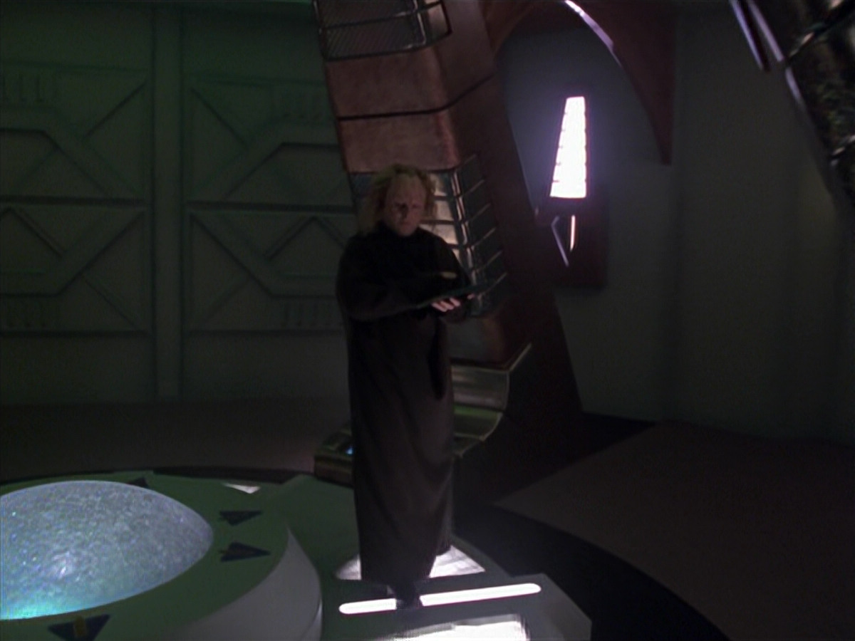 extant_StarTrek_VOY_5x20-ThinkTank_03231.jpg