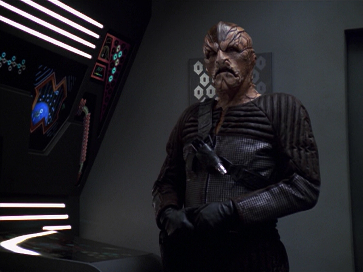 extant_StarTrek_VOY_5x20-ThinkTank_03238.jpg