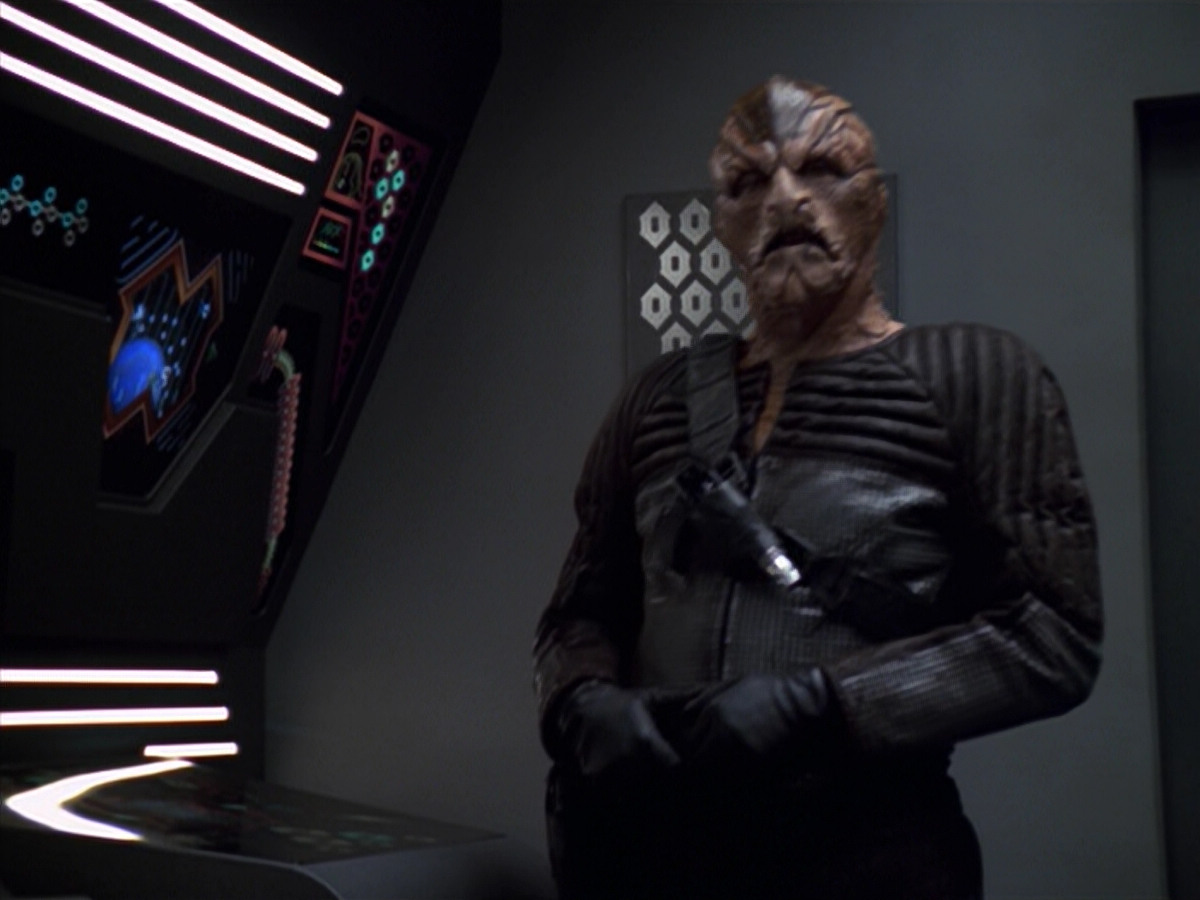 extant_StarTrek_VOY_5x20-ThinkTank_03239.jpg