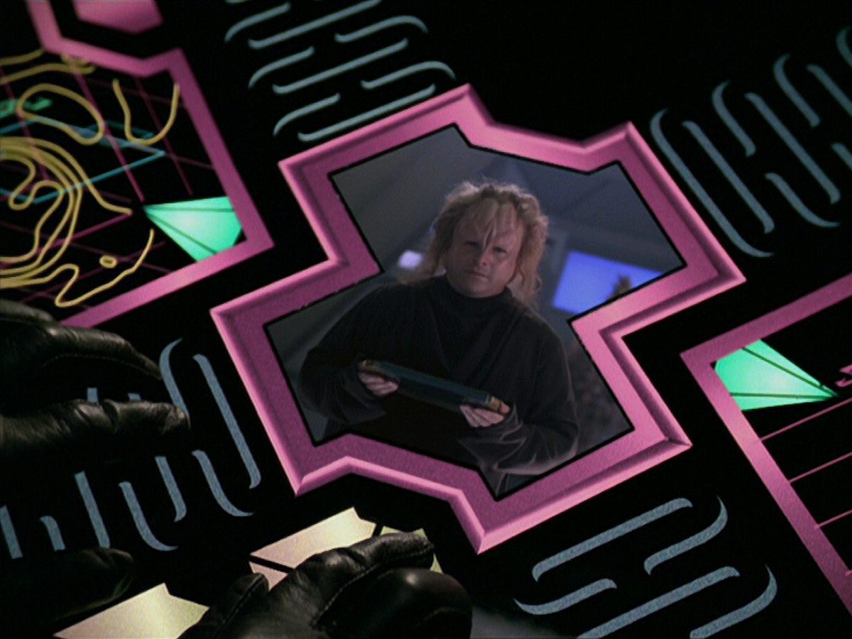 extant_StarTrek_VOY_5x20-ThinkTank_03277.jpg
